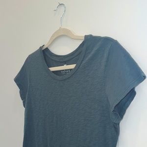 Velvet by Graham and Spencer Odelia tee in Bracken